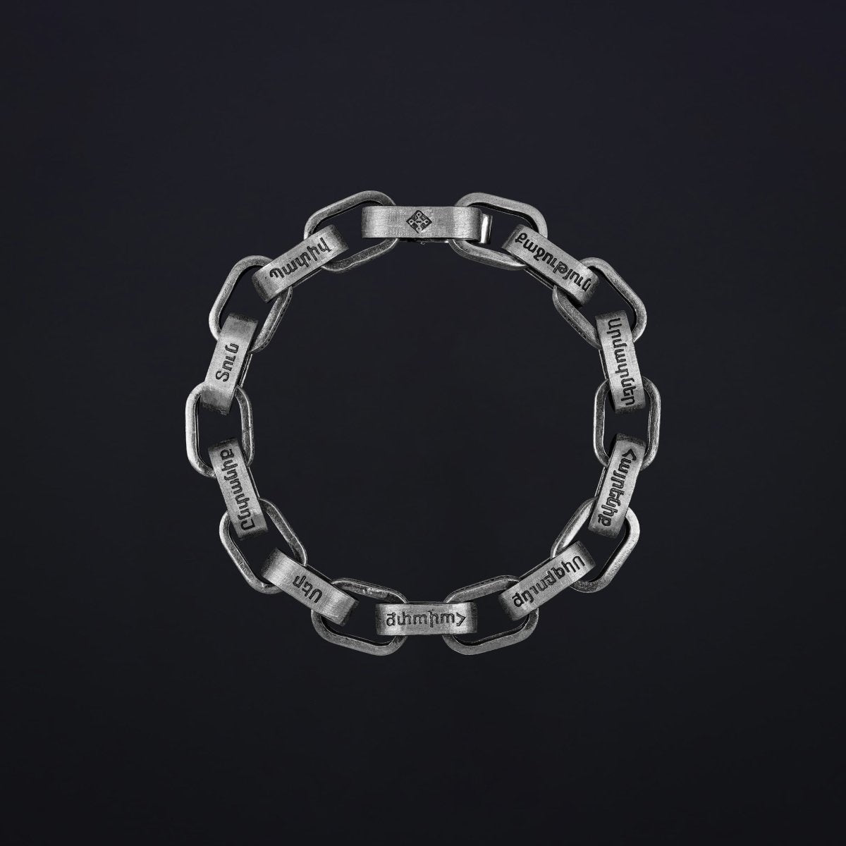 Bracelet "Arjeqner" - Pregomesh