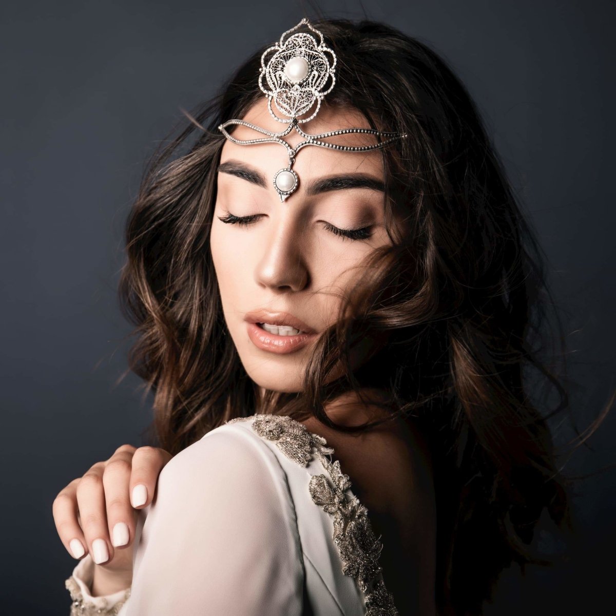 Crown “Aruseh” - Pregomesh