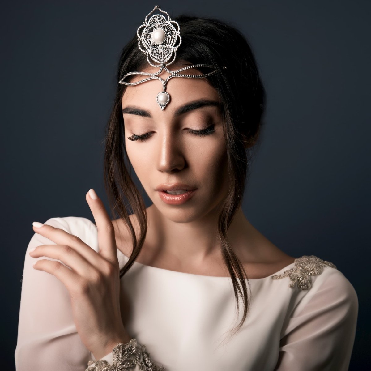 Crown “Aruseh” (Rent) - Pregomesh